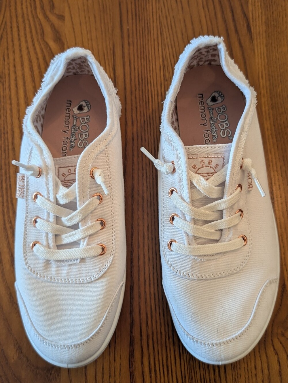 Skechers Bob's White Canvas Memory Foam Sneakers - Size 7.5